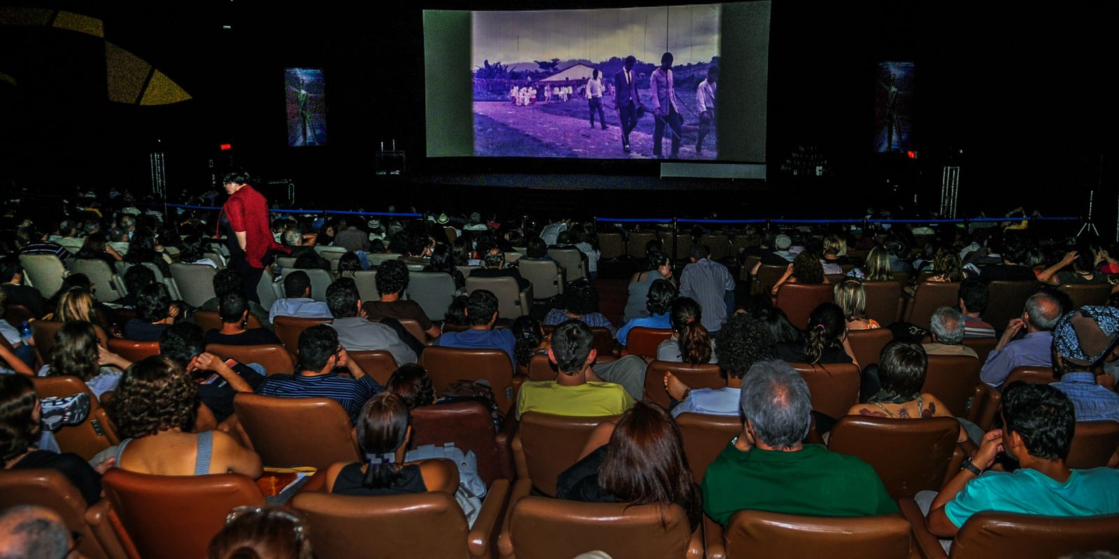 SP: mostra leva público a refletir sobre tensões políticas no Brasil