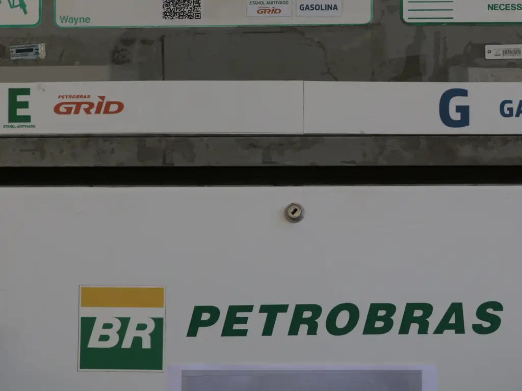 Petrobras e Vale firmam acordo para uso de diesel renovável