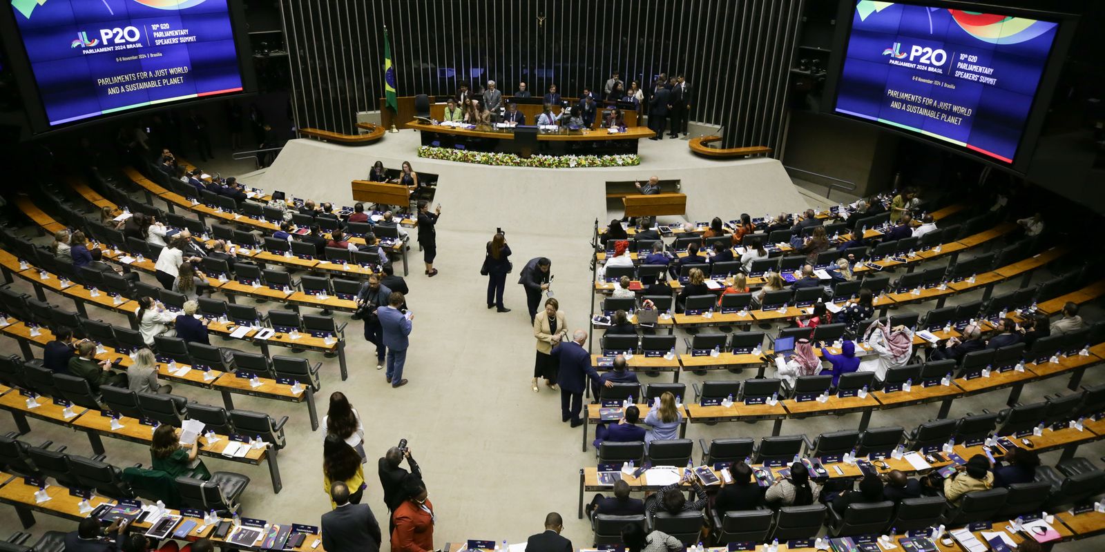 Cúpula dos parlamentos do G20 debate combate à desigualdade de gênero