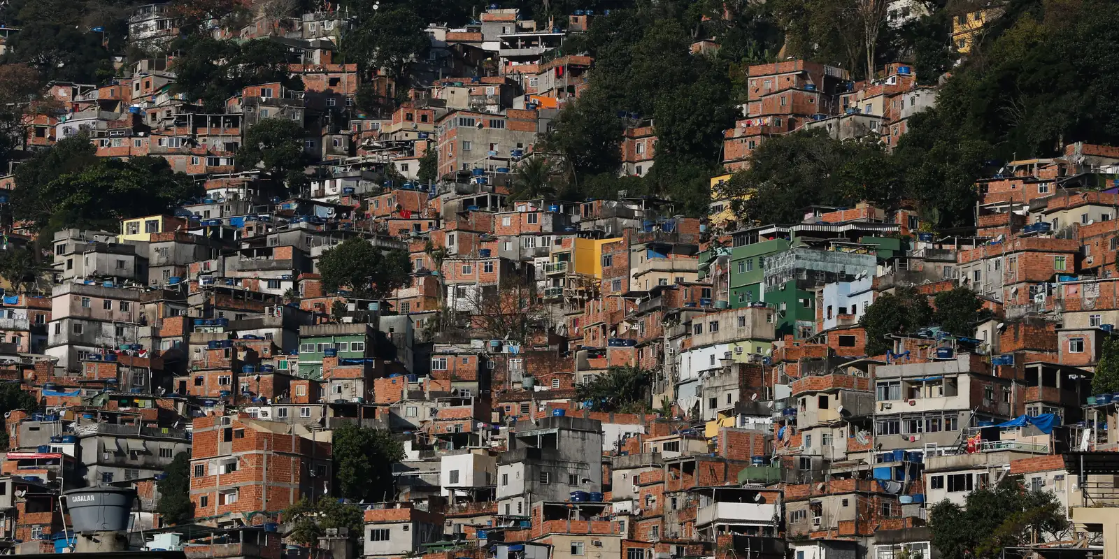 Brasil tem 16,4 milhões de pessoas moram em favelas, revela Censo