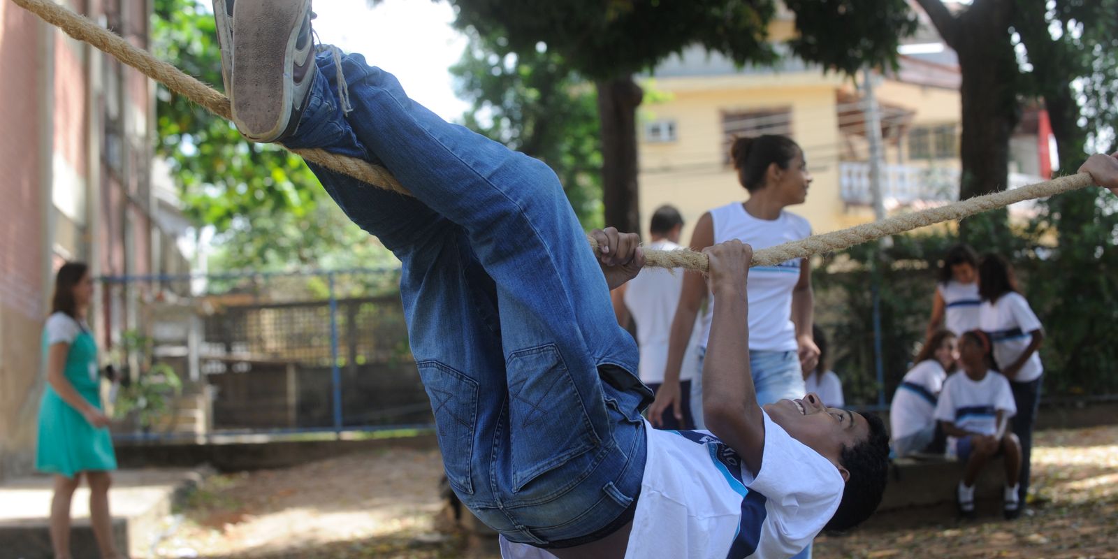 Seis em cada dez escolas estão em áreas mais quentes que a média