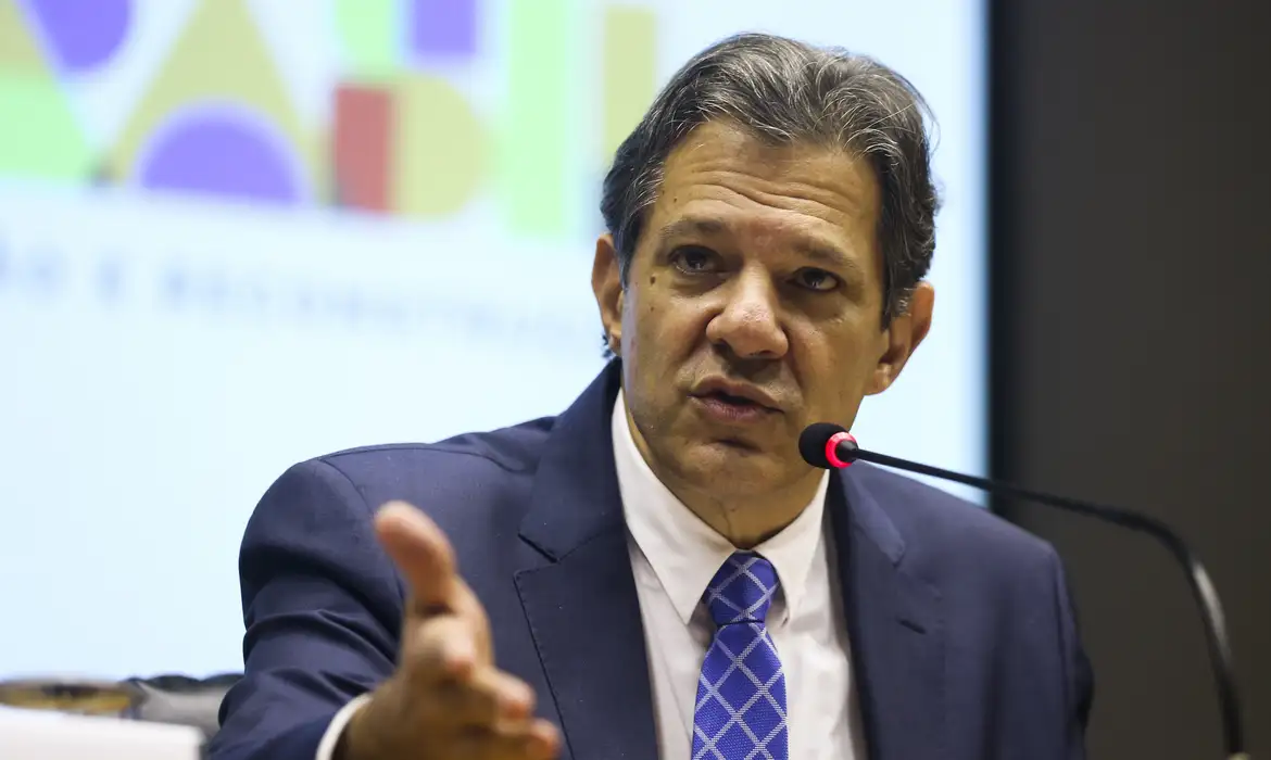 Isenção de IR para rendimentos de até R$ 5 mil vai ser anunciada hoje em pronunciamento de Haddad