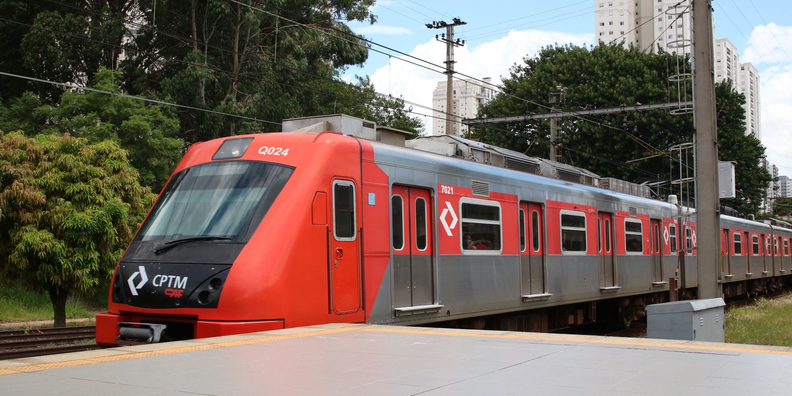 Trens da Linha 11-Coral em SP tem restrições após descarrilhamento, diz CPTM