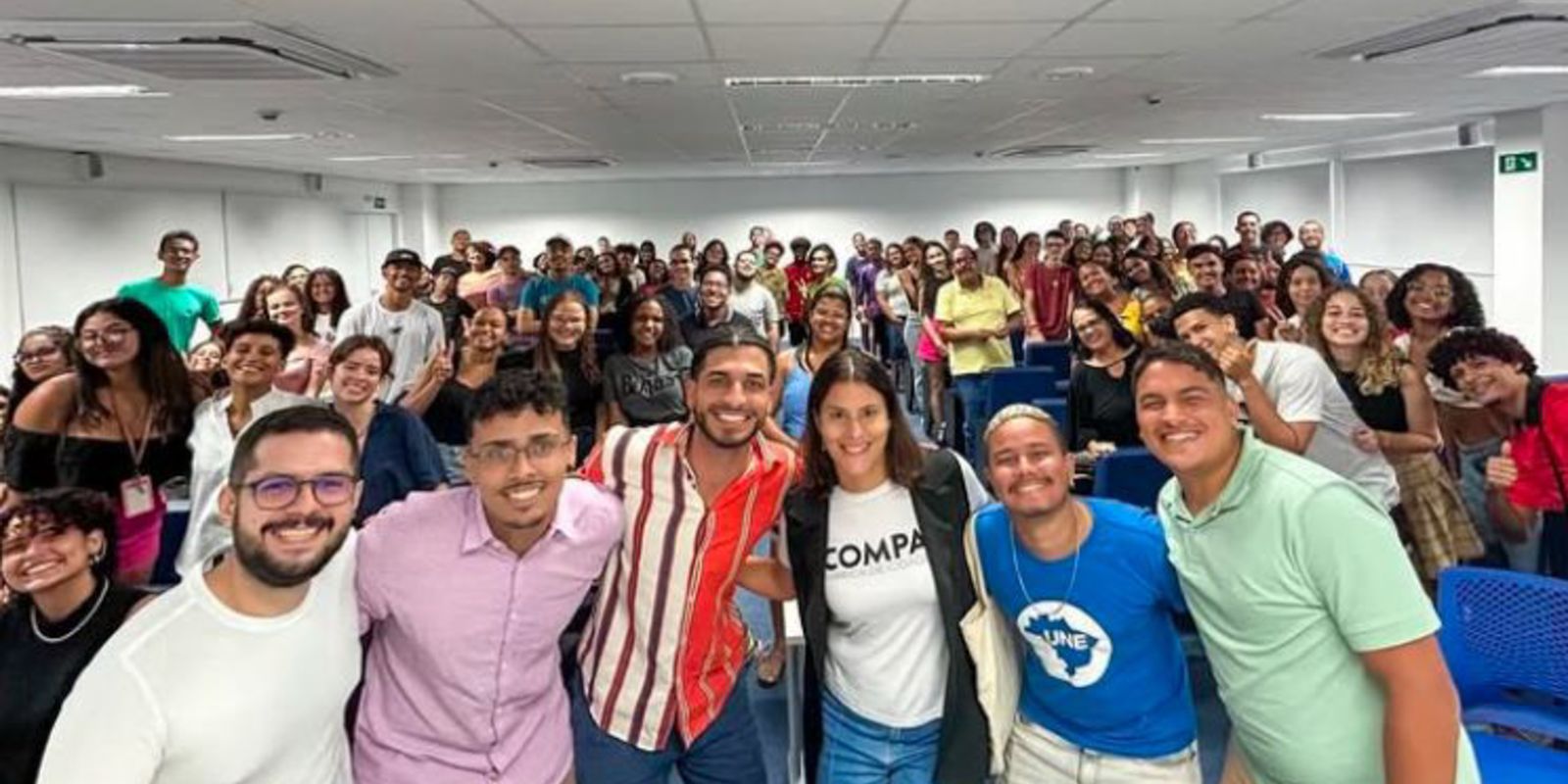 Cursinho em periferia de PE amplia horizontes de professores e alunos