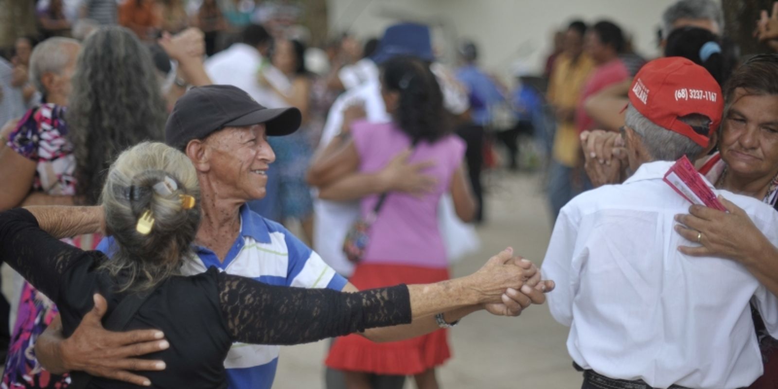 Expectativa de vida no Brasil atinge recorde histórico de 76,6 anos