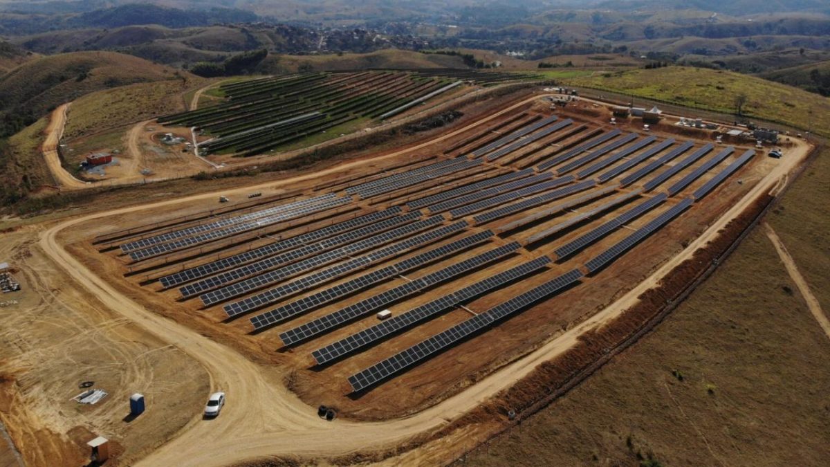 Souto Correa e Machado Meyer assessoram emissão de debêntures da Faro Energy para projetos solares