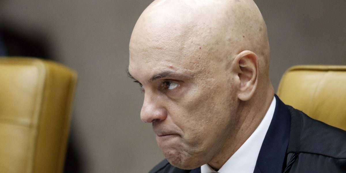 Alexandre de Moraes afirma que defesa de Bolsonaro tem acesso total às provas do inquérito sobre trama golpista