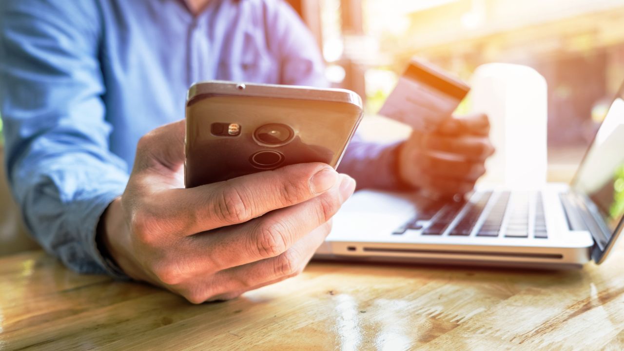 Bancos digitais vs. bancos tradicionais: o que realmente importa para os clientes?