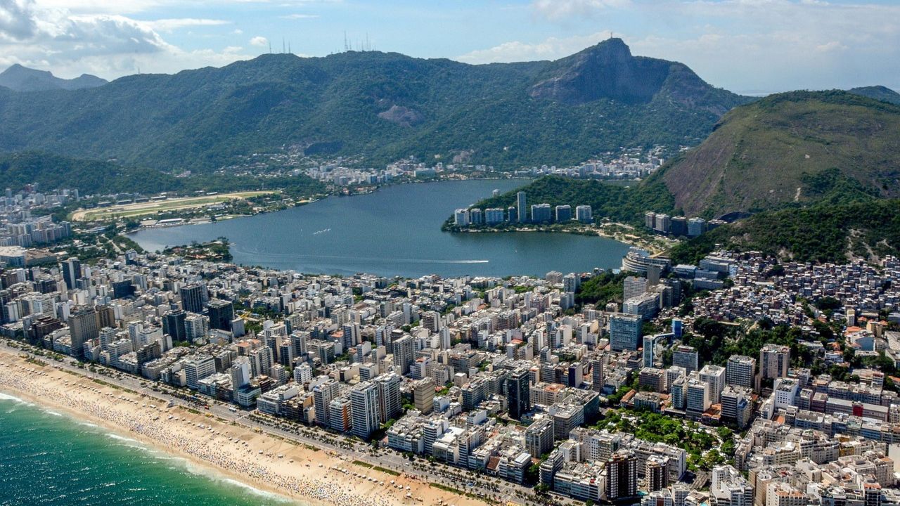 Stocche Forbes assessora Participações Industriais TEC na venda de imóveis em Ipanema para fundo imobiliário