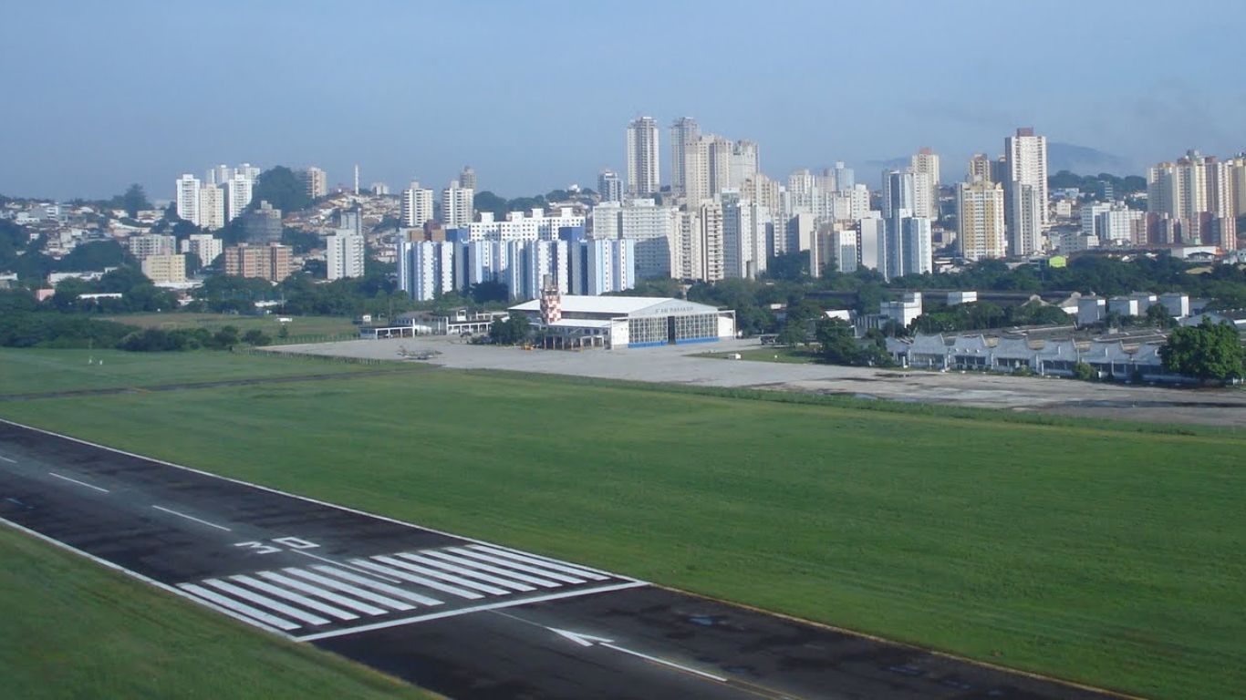 PAX Investimentos capta R$ 203 milhões em emissão de debêntures para infraestrutura aeroportuária