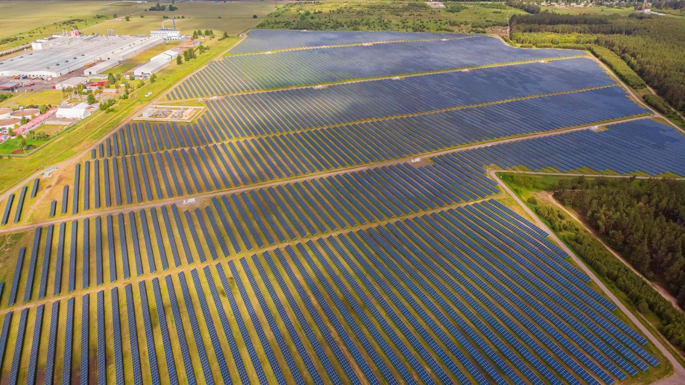 Demarest lidera operação de compra de 70% do projeto solar Luiz Gonzaga pela SPIC Brasil, com aporte de R$ 400 milhões