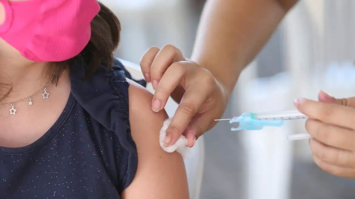 STJ: pais que não vacinarem filhos contra a Covid-19 podem ser multados