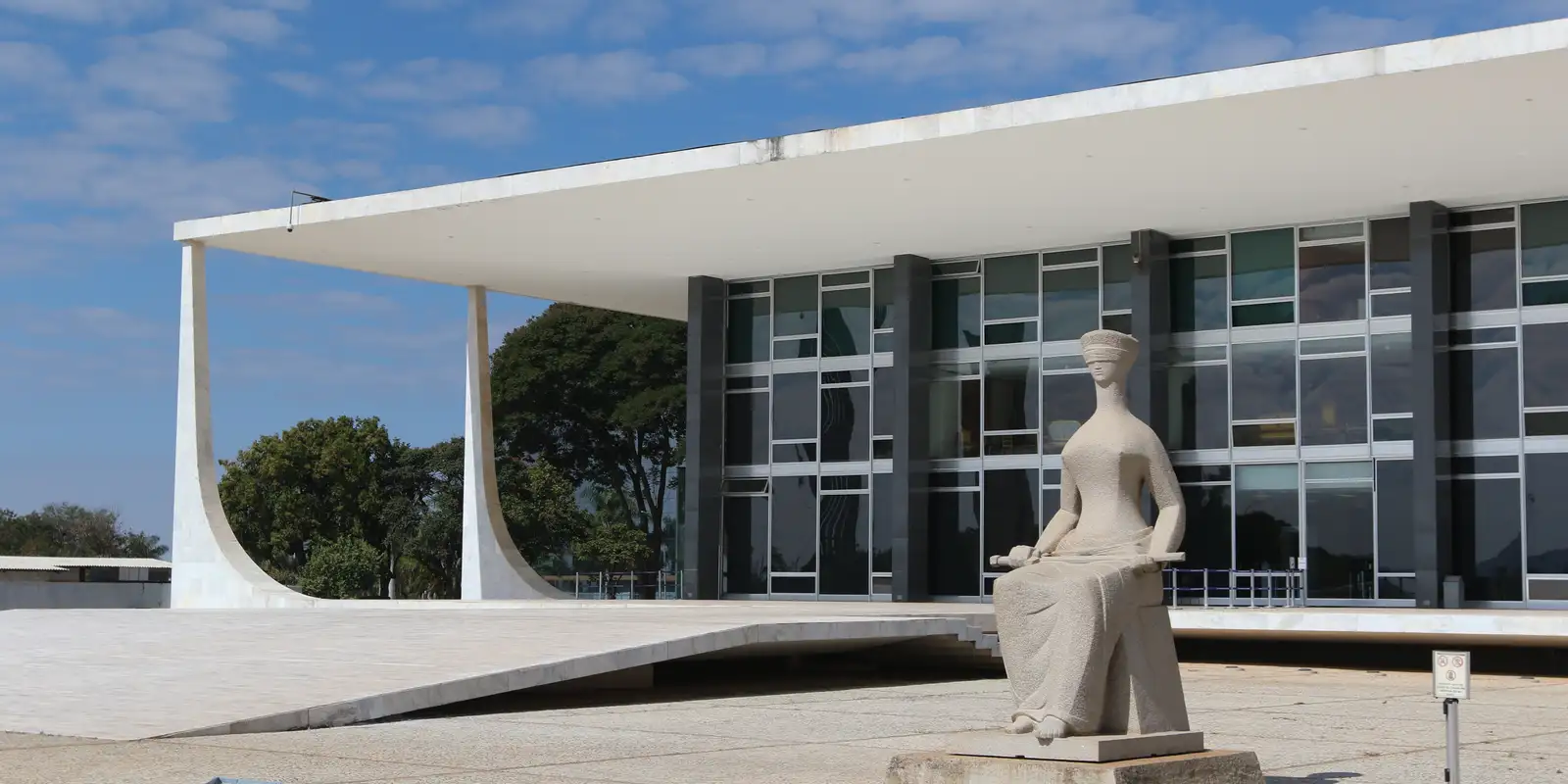 STF reforça segurança em Brasília na véspera do julgamento da trama golpista