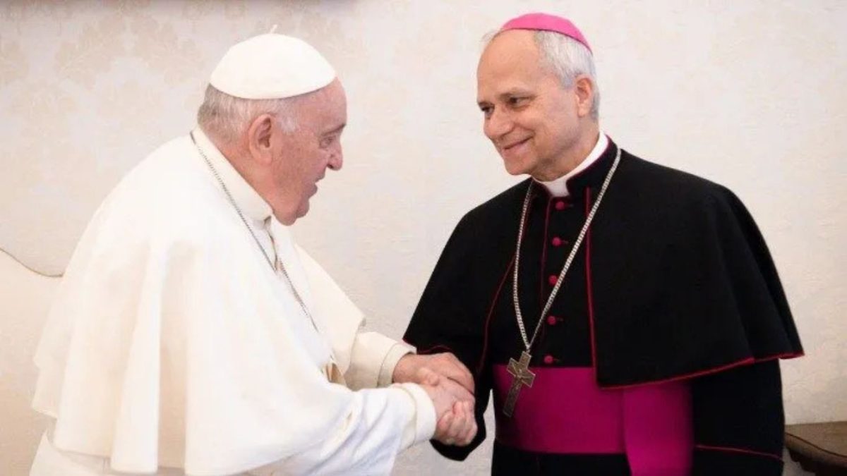 Cardeal Robert Prevost é eleito novo papa e escolhe o nome Leão XIV