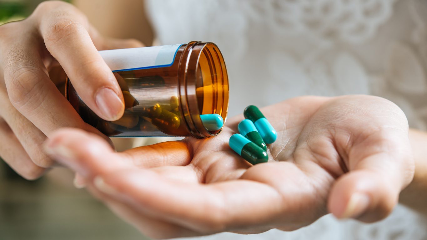 Farmácia deve indenizar por venda de medicamento errado