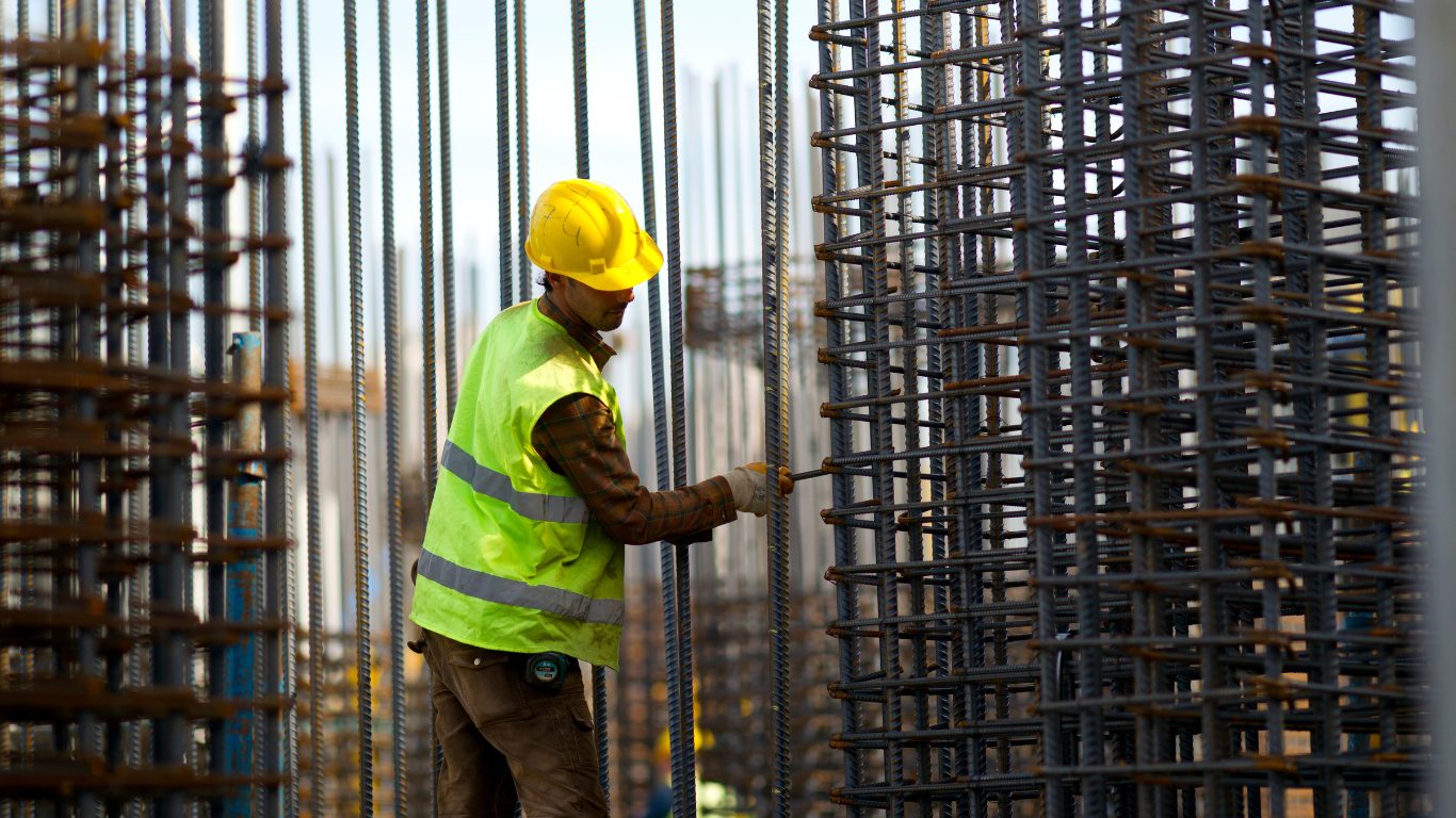 TJMG condena construtora por atraso na entrega de imóvel