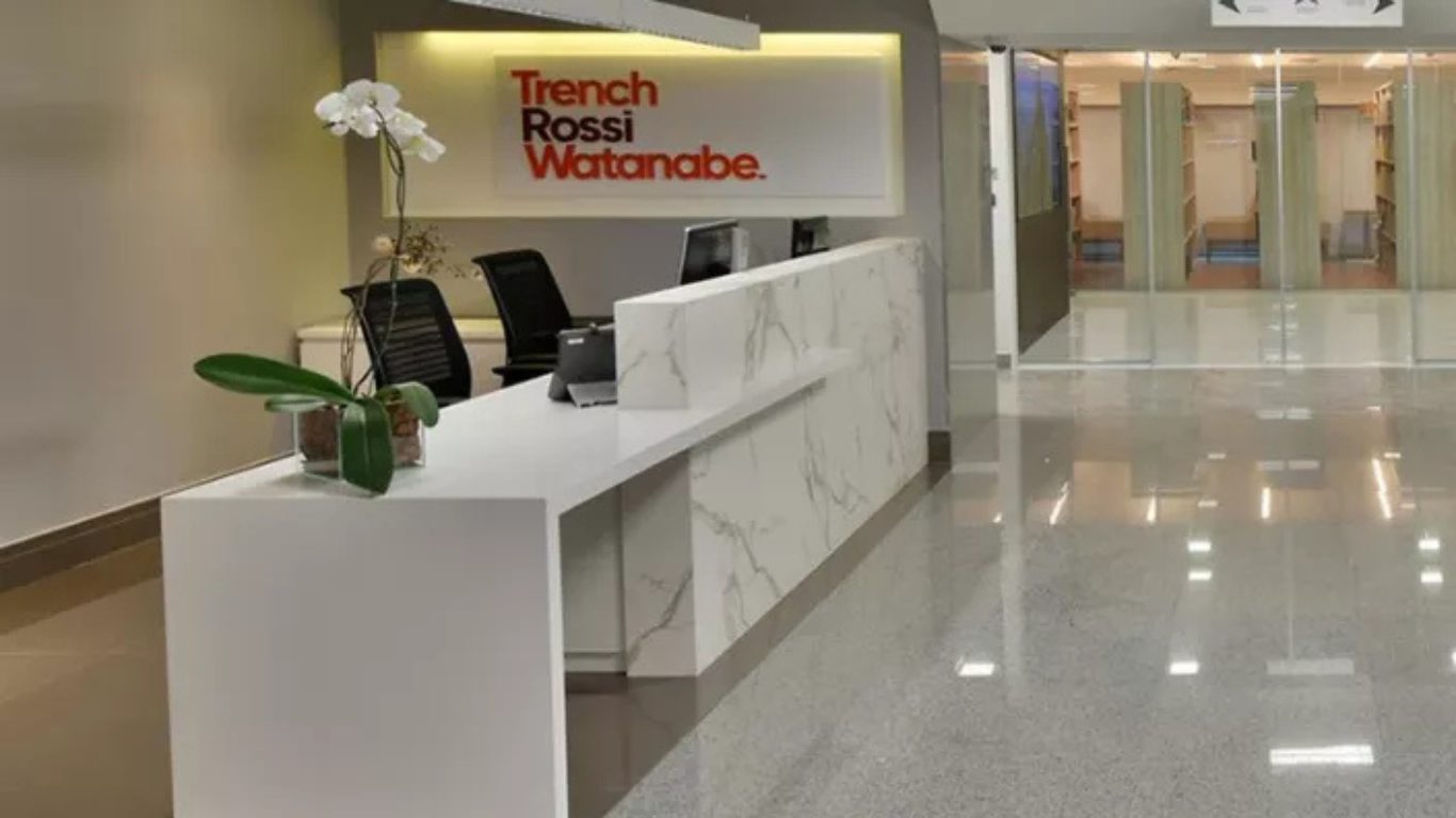 Trench Rossi Watanabe abre inscrições para programa de estágio com formação prática e mentoria especializada