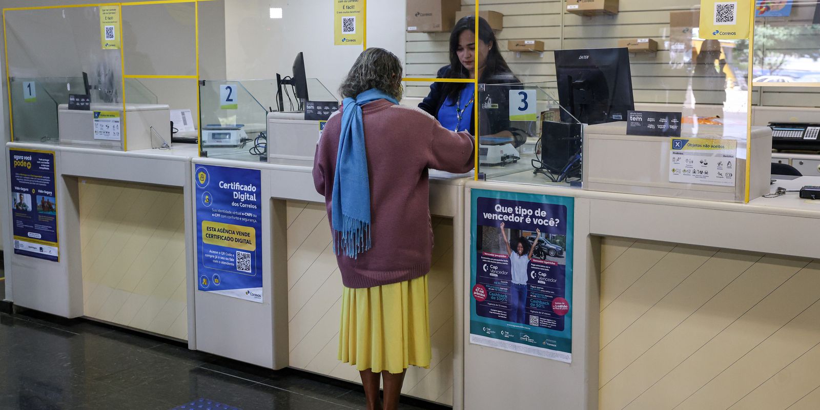 Mais de 488 mil aposentados já foram aos Correios contestar descontos