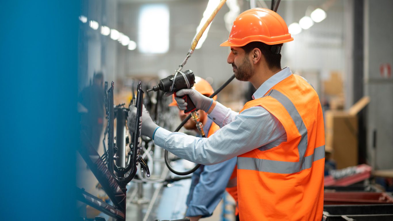 Produção industrial tem alta de 0,1% de março para abril
