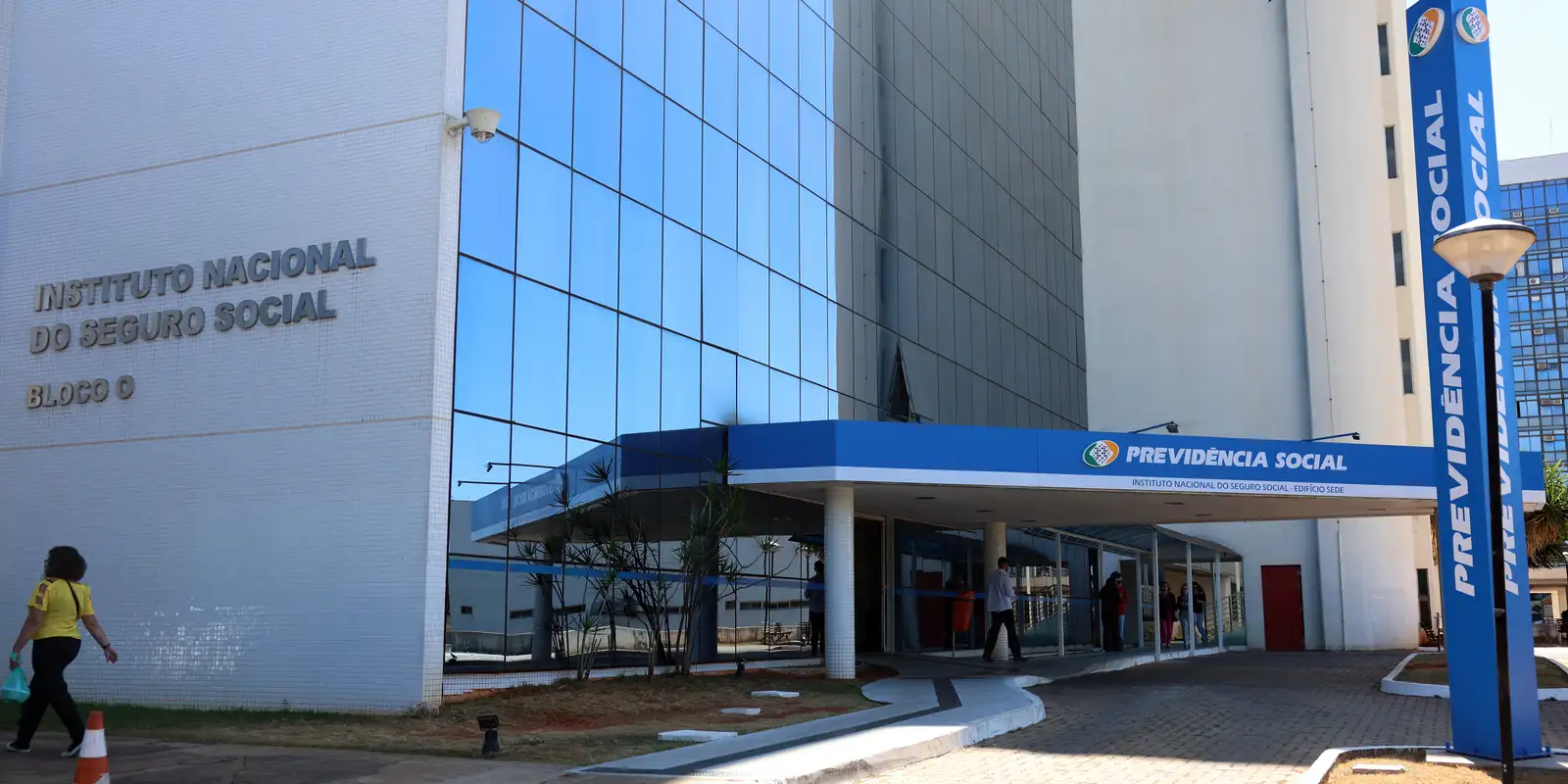 AGU aperta o cerco contra feminicidas para recuperar gastos do INSS com pensões