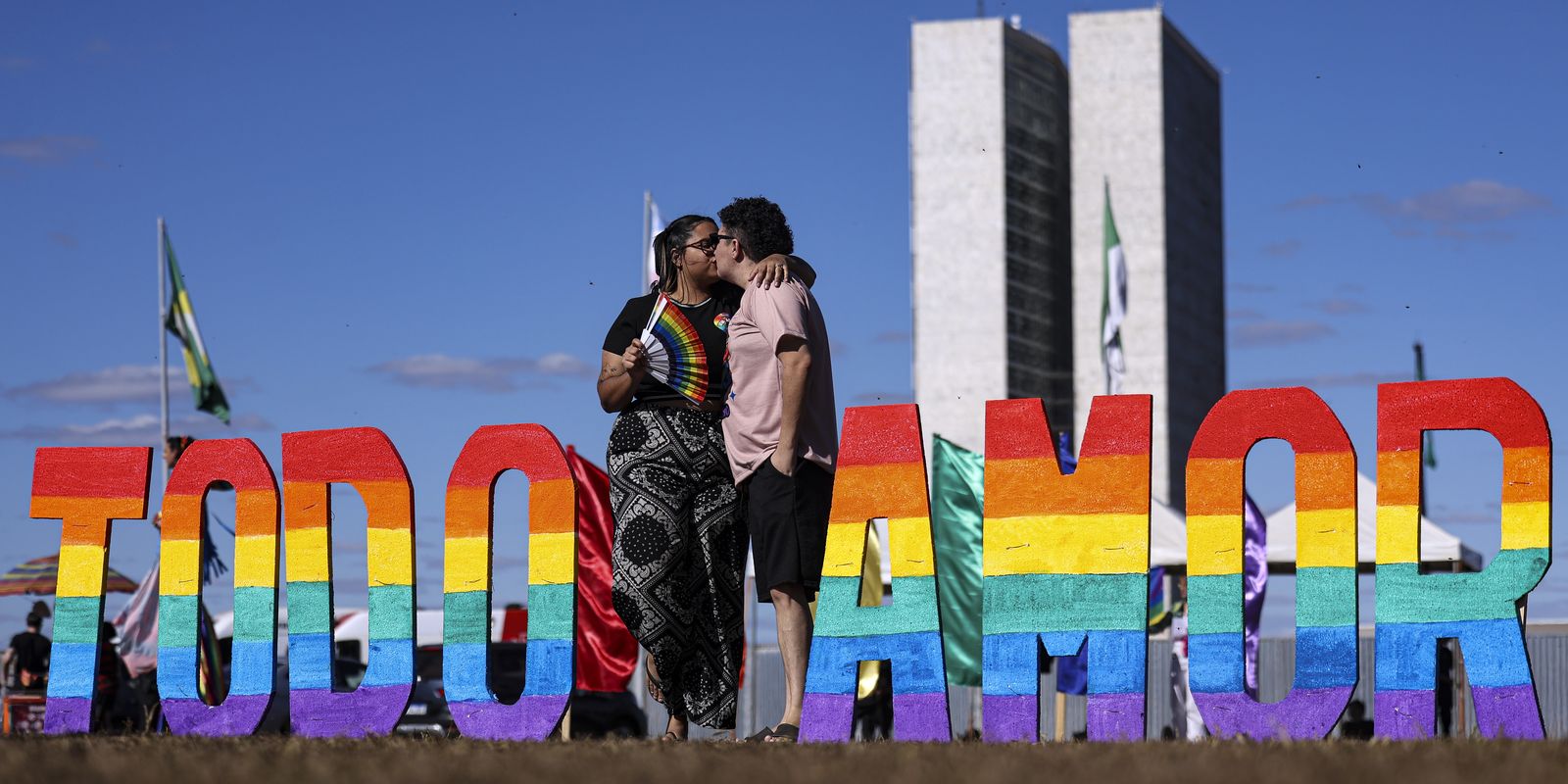 Associações pedem reparação a LGBTQIA+ perseguidos na ditadura