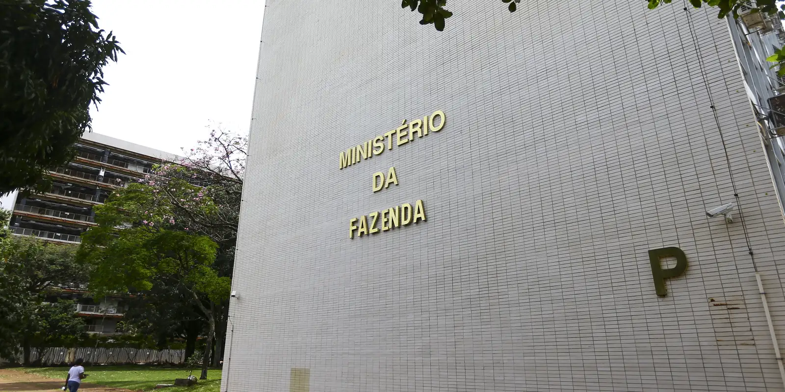 Decisão do STF sobre IOF reduz previsão de arrecadação do governo em R$ 450 mi neste ano