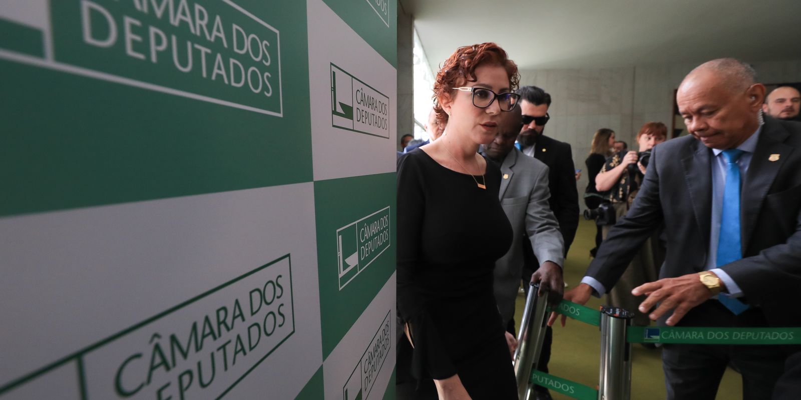 Motta aguarda informações oficiais sobre prisão de Zambelli para dar início ao processo que pode levar a perda de mandato da deputada
