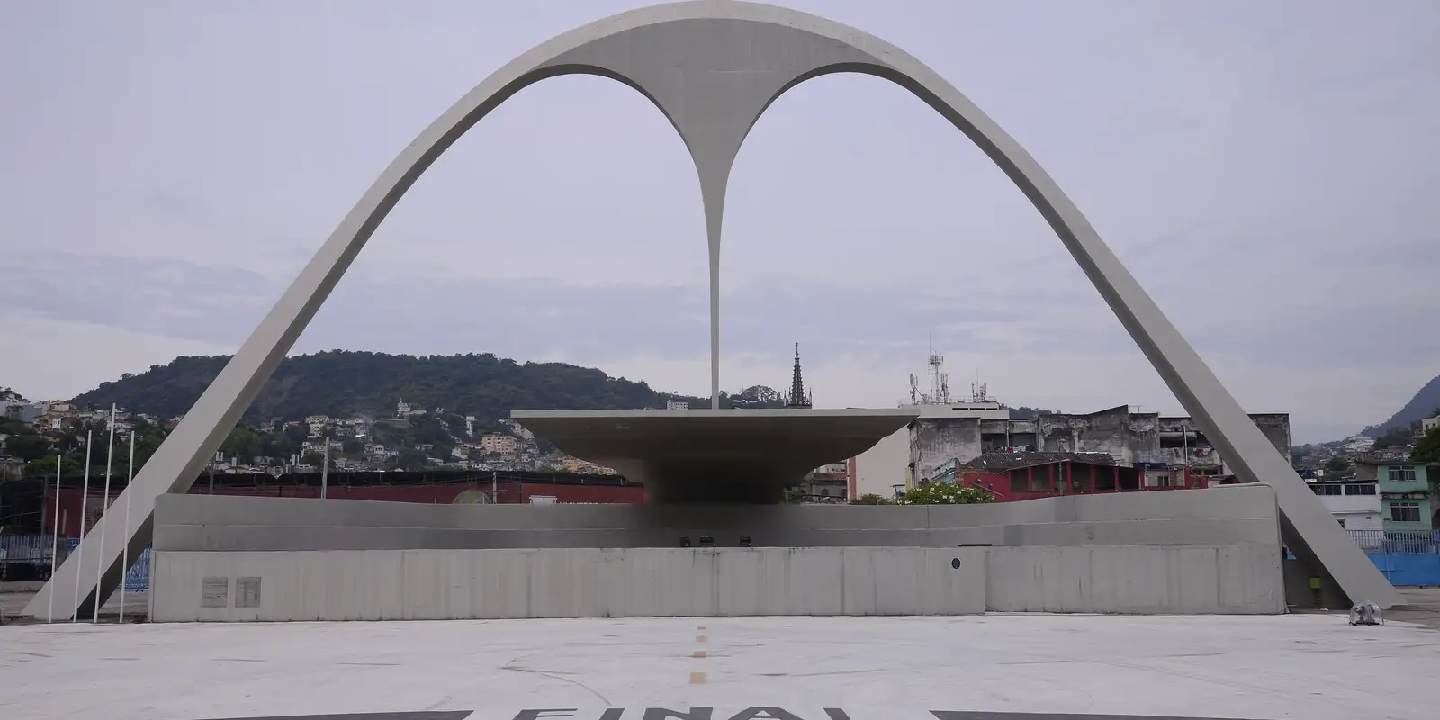 Justiça reconhece que Sambódromo pertence à Prefeitura do Rio e suspende lei estadual que transferia o controle ao governo fluminense