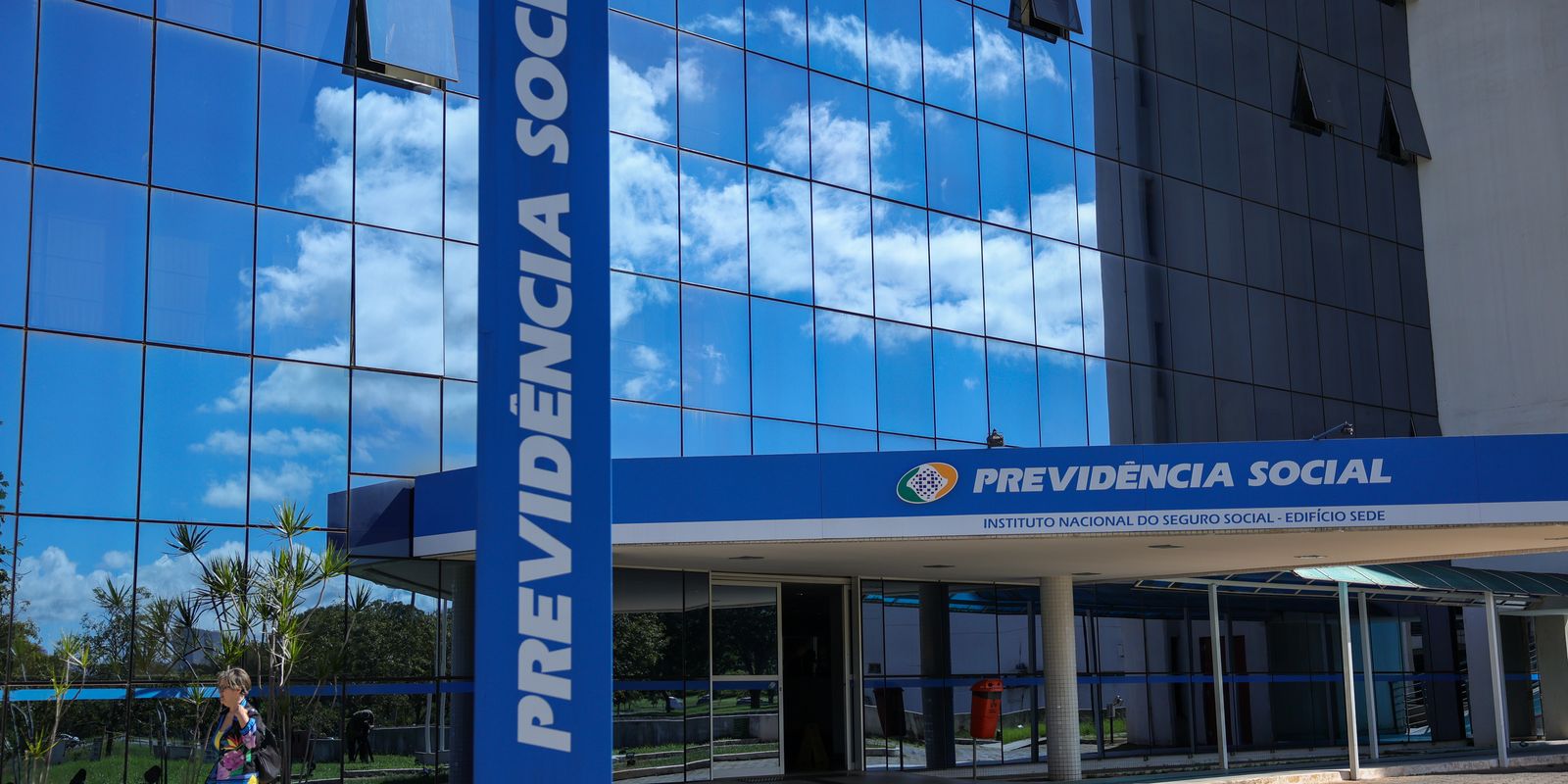 INSS vai ressarcir 1,2 milhão de aposentados e pensionistas por descontos indevidos até quinta-feira