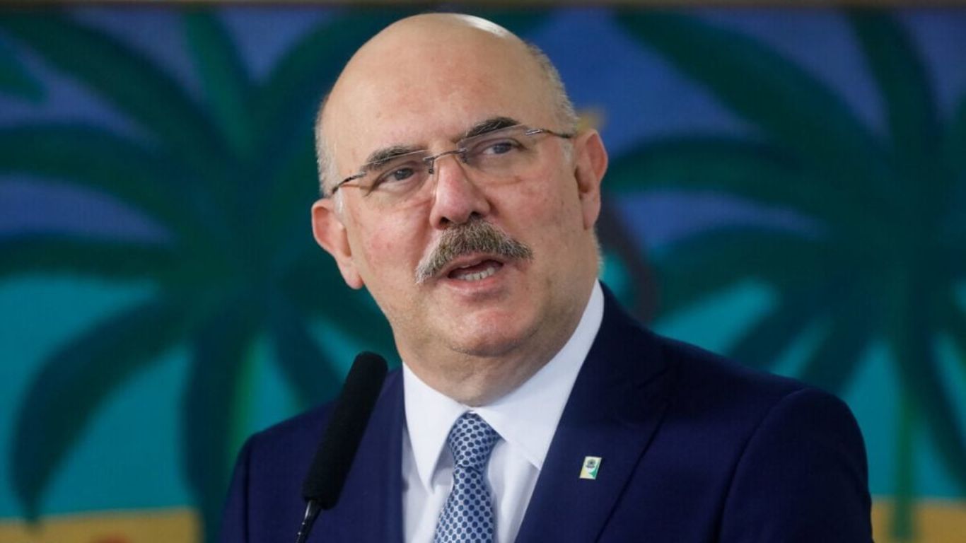 União é condenada a indenizar população LGBTI+ por declarações de ex-ministro da Educação