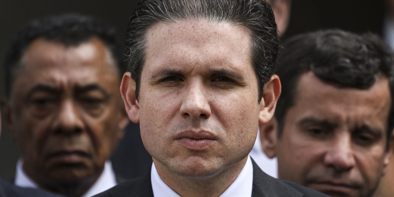 Presidente da Câmara proíbe reuniões de comissões após pauta de apoio a Bolsonaro