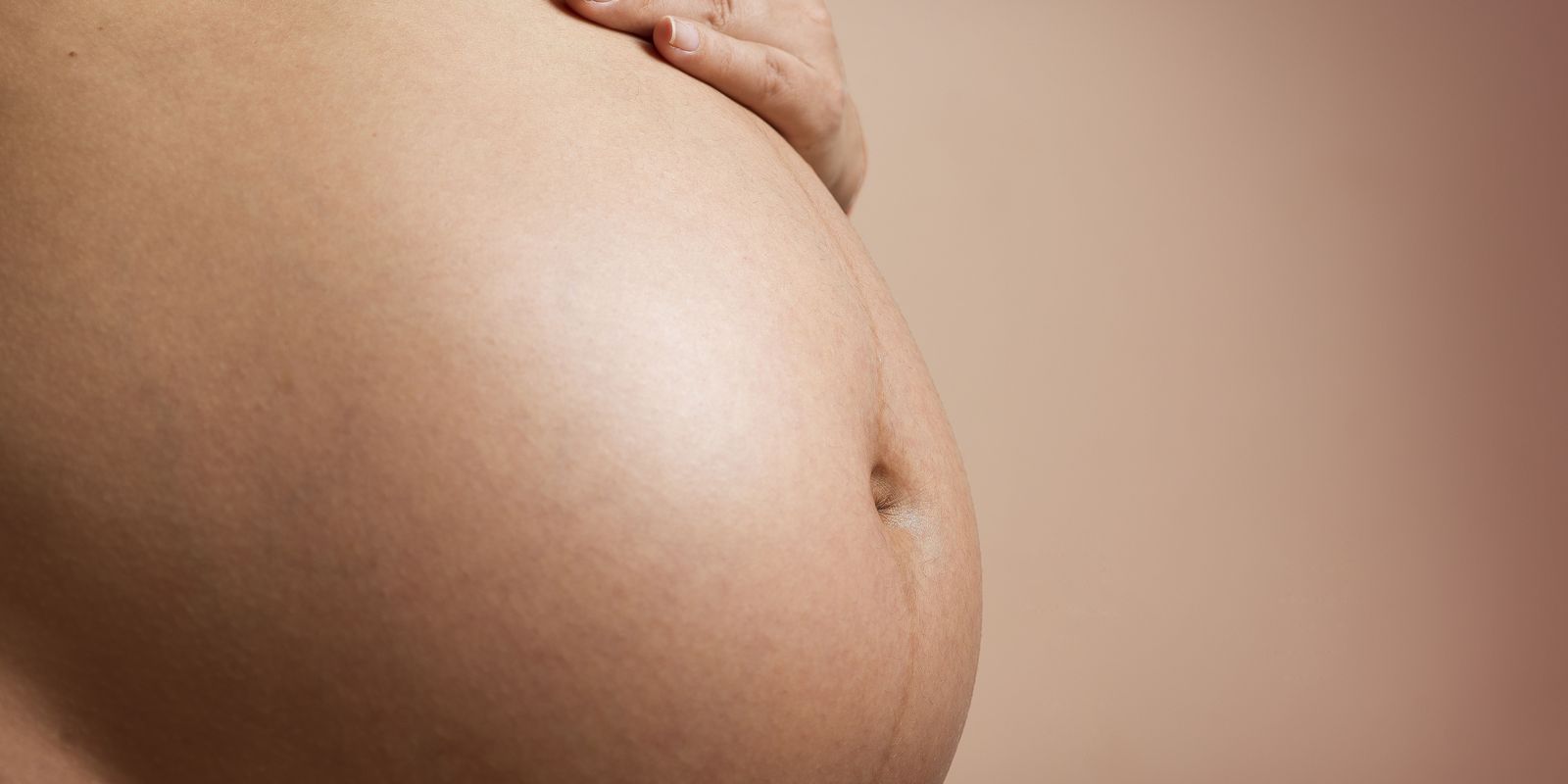 Microplásticos são encontrados em placentas e cordões umbilicais de bebês em estudo inédito no Brasil