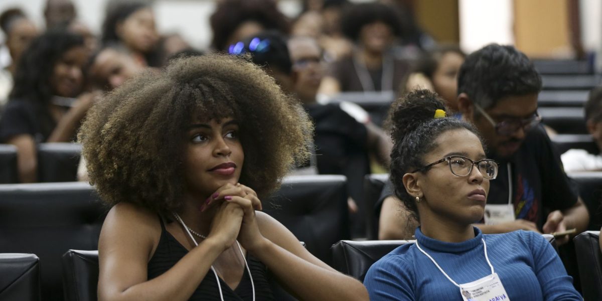 Pós- graduação “ainda é concentrada na população branca”, aponta estudo