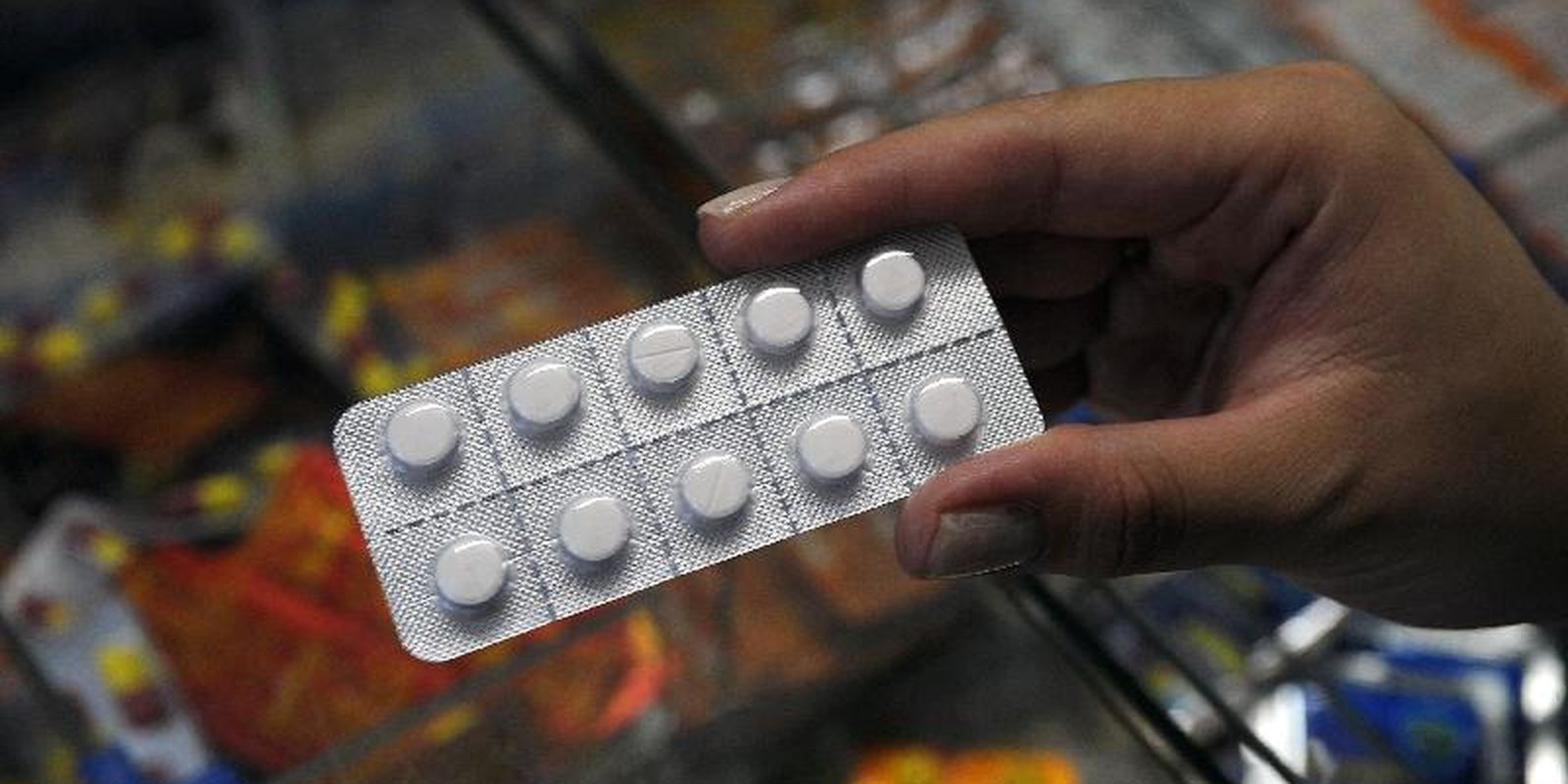 Tarifaço dos EUA ameaça encarecer medicamentos de alto custo no Brasil em caso de retaliação