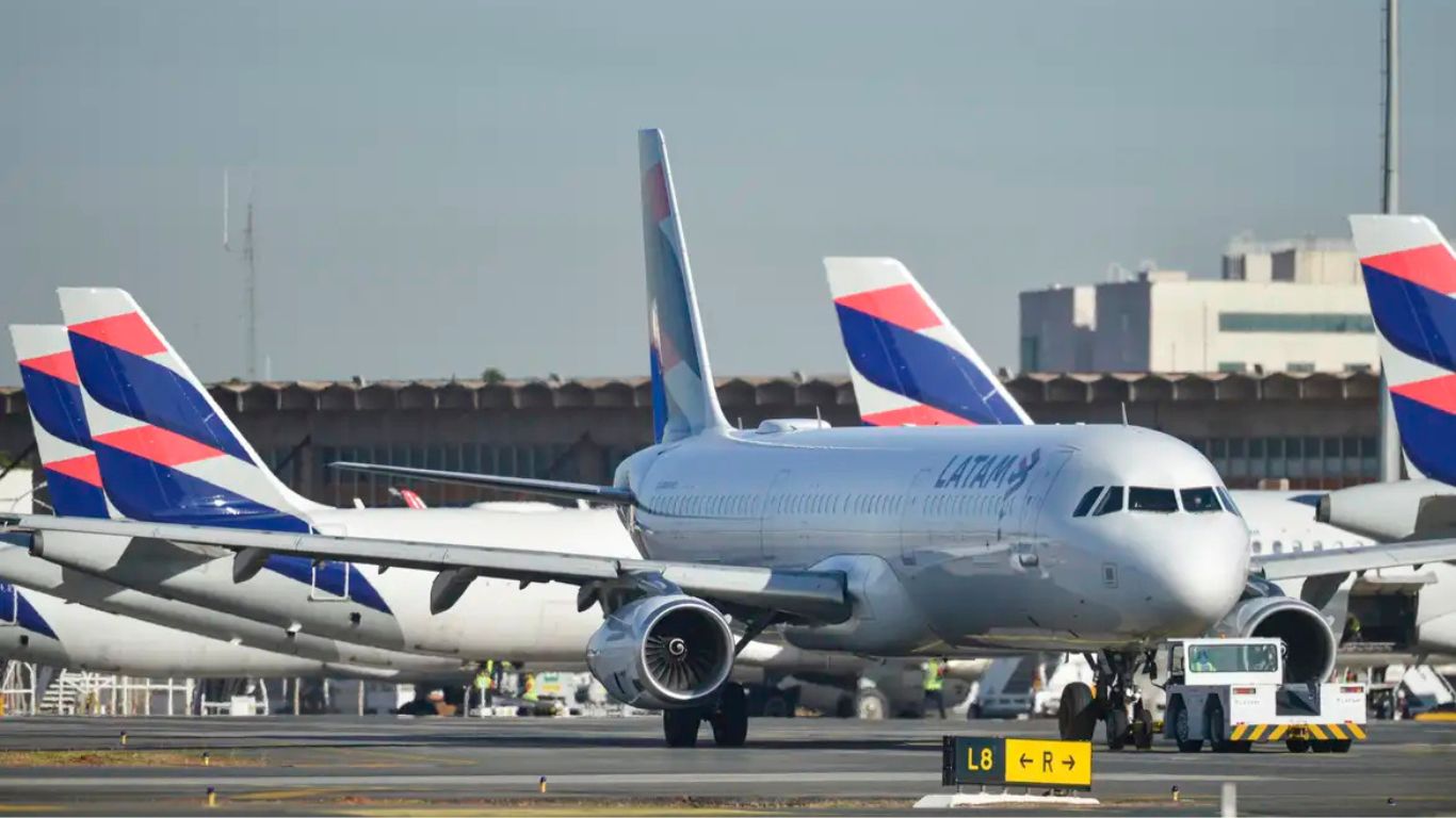 Cleary Gottlieb assessora LATAM em emissão de US$ 800 milhões em bônus globais