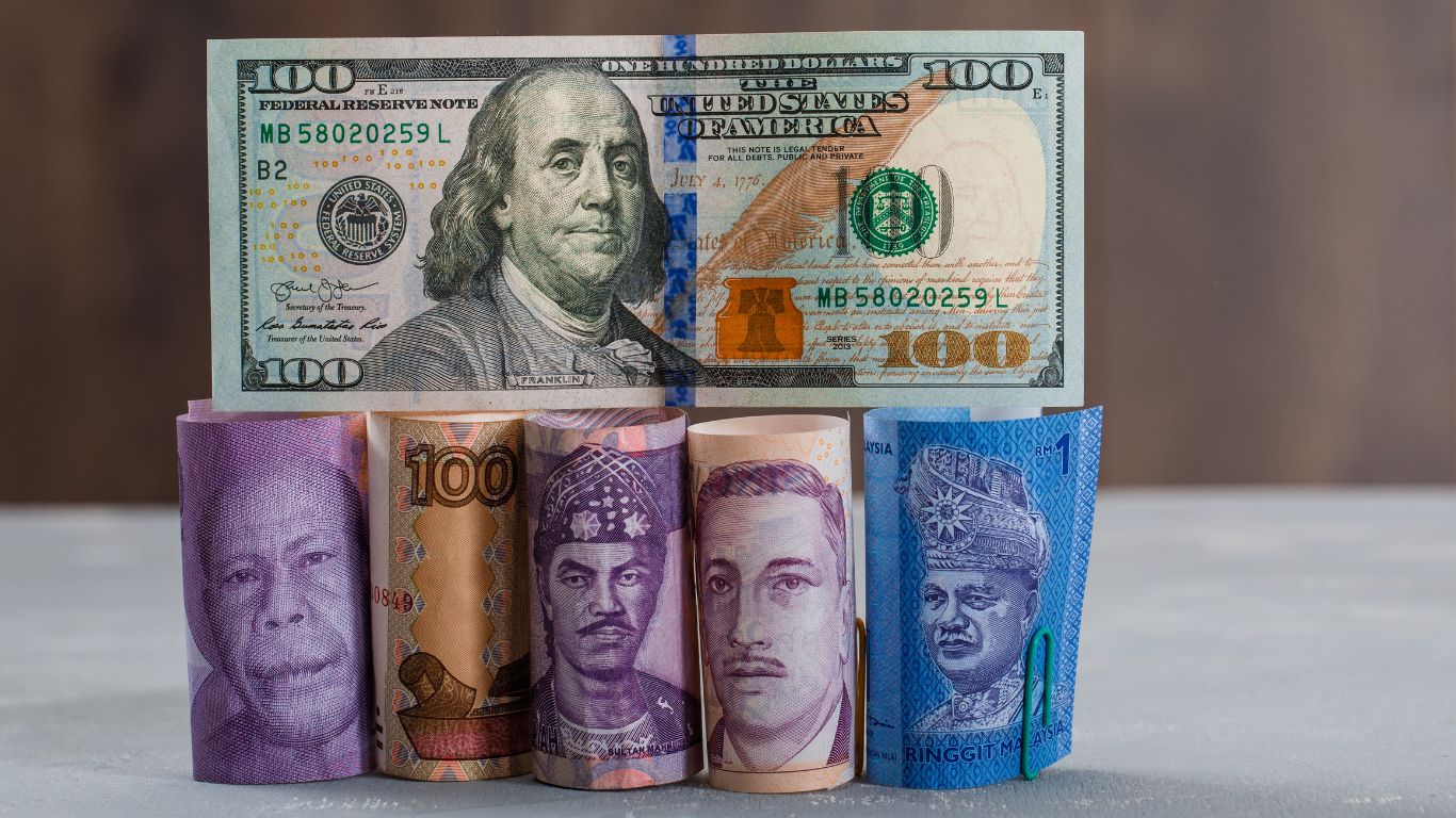 Banco do Brics quer 30% da carteira em moedas locais até 2026 para reduzir dependência do dólar