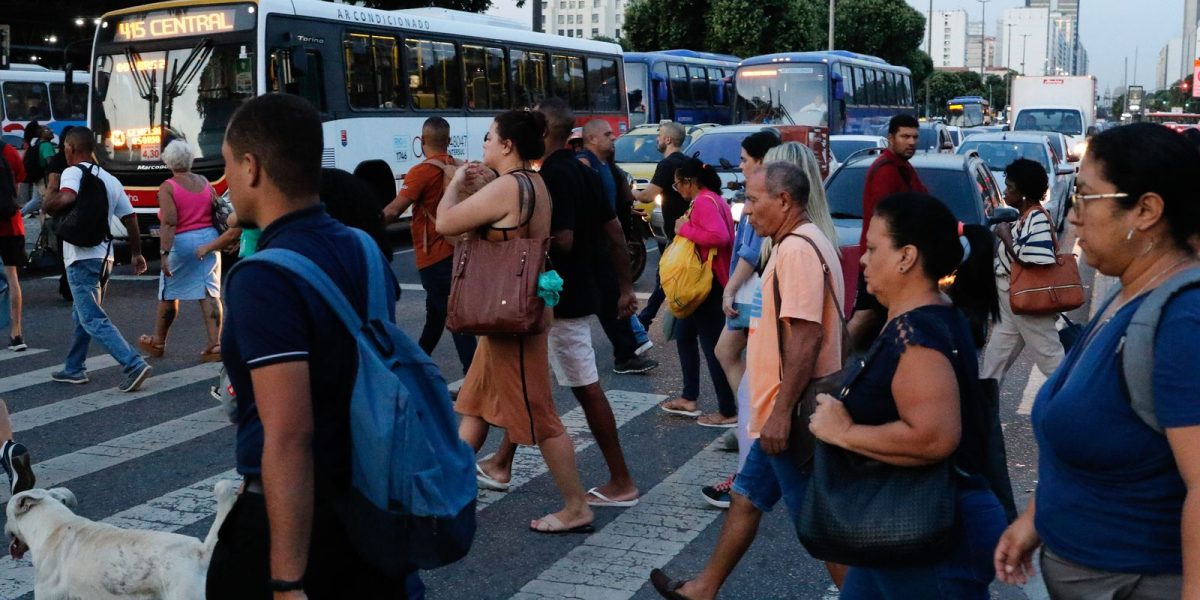 Desigualdade estrutural no Brasil: relatório revela avanços, retrocessos e desafios persistentes