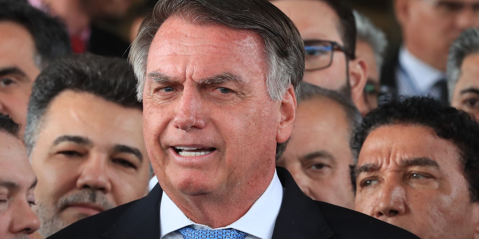 Defesa de Bolsonaro contesta prisão domiciliar e diz que ex-presidente não violou restrições do STF