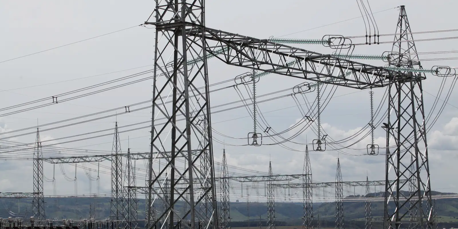 Hitachi Energy inicia construção de fábrica de transformadores em SP