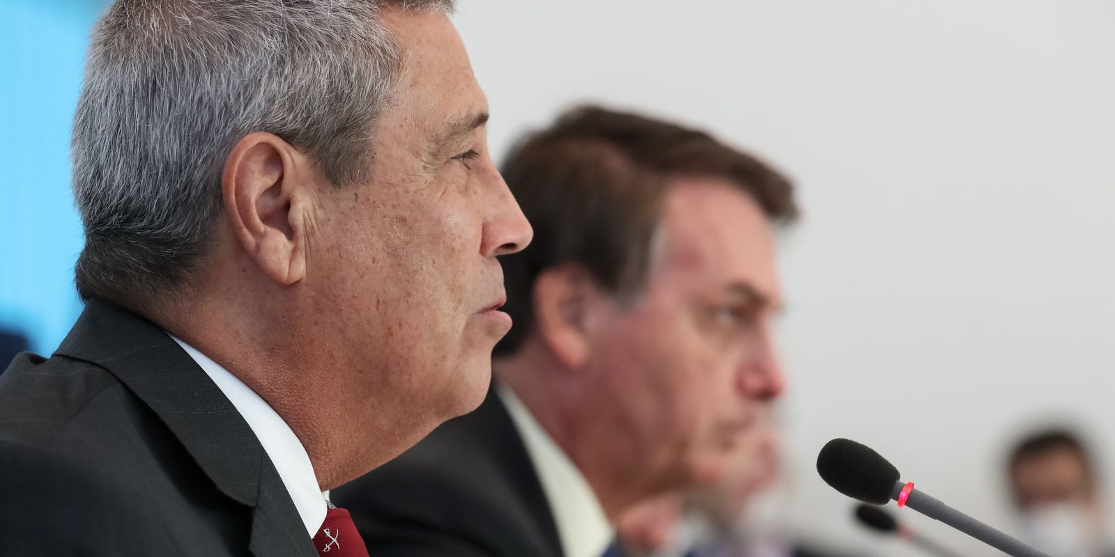 Braga Netto descumpriu ordem de Moraes e enviou mensagem a Bolsonaro, aponta PF