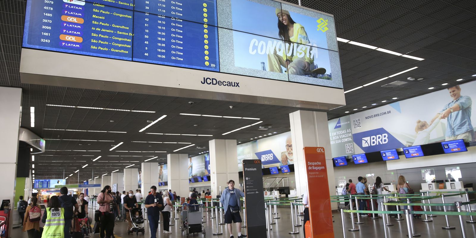 Anvisa determina alertas em portos e aeroportos contra mpox e sarampo