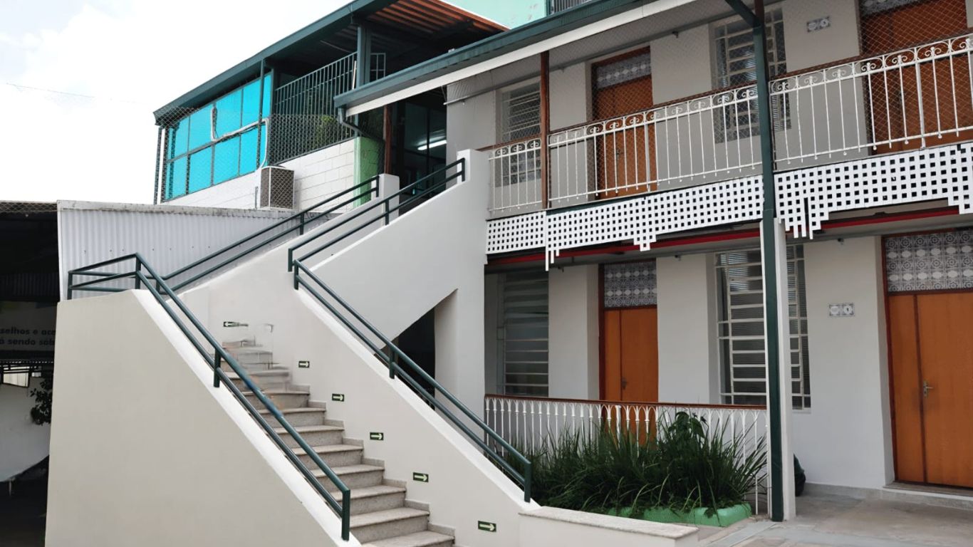 FLH assessora venda do Colégio Renovatus para a Rede Decisão