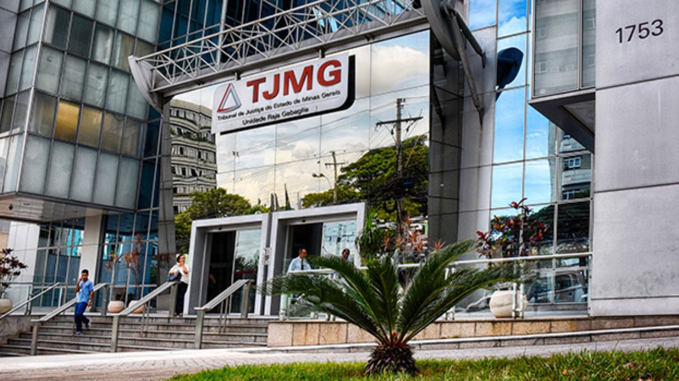 Pitágoras é condenado a indenizar aluna por atraso de quatro anos na entrega de certificado de pós-graduação