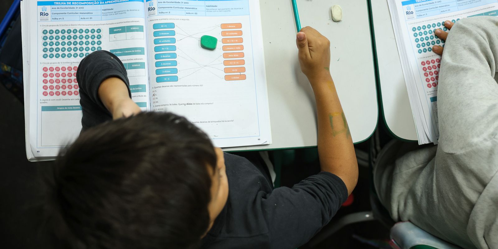 Educação puxa criação de vagas e Brasil registra menor taxa de desemprego da história, aponta IBGE