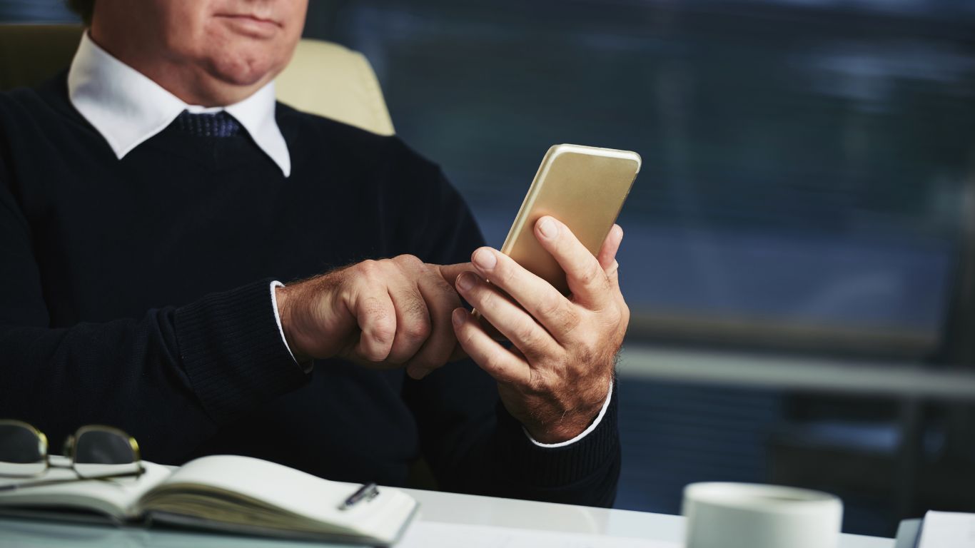 Juiz pode acessar redes sociais do acusado para fundamentar prisão preventiva, decide STJ