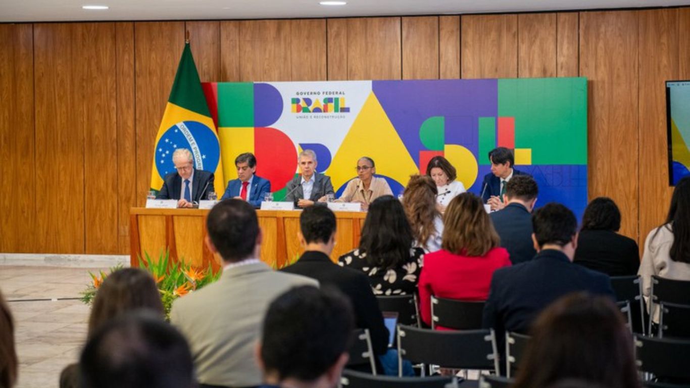 Lula veta trechos da nova lei de licenciamento ambiental e propõe MP para criar licença especial