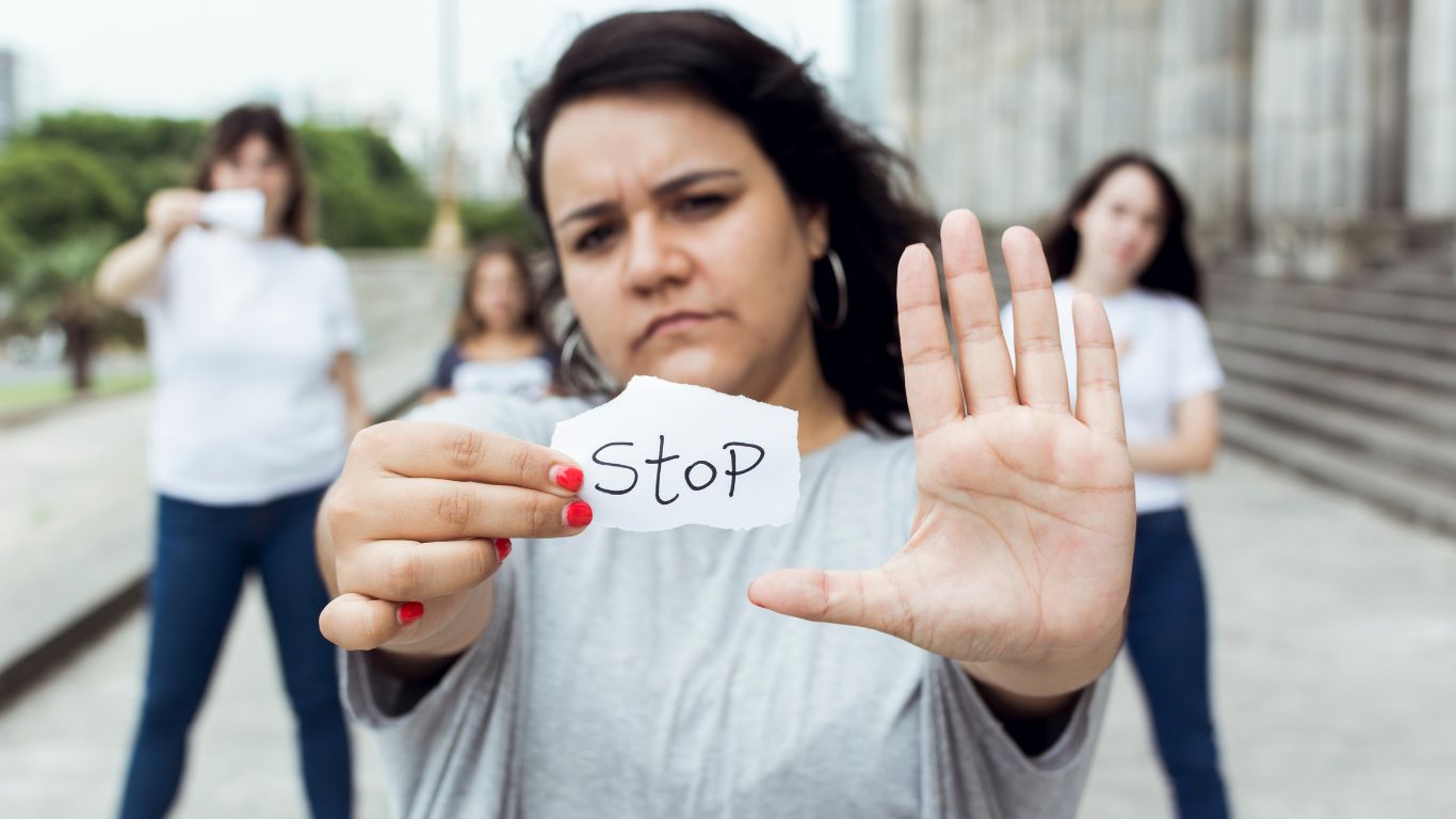 Nova lei endurece punições para crimes sexuais contra mulheres e busca reduzir impunidade