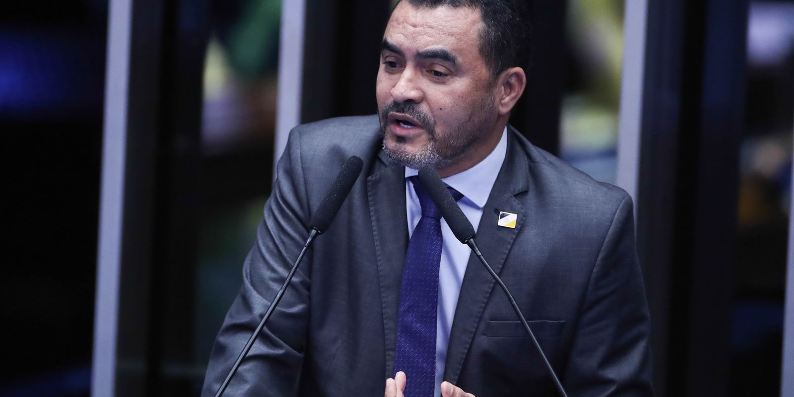 STJ afasta governador do Tocantins por suspeita de fraudes em contratos da pandemia