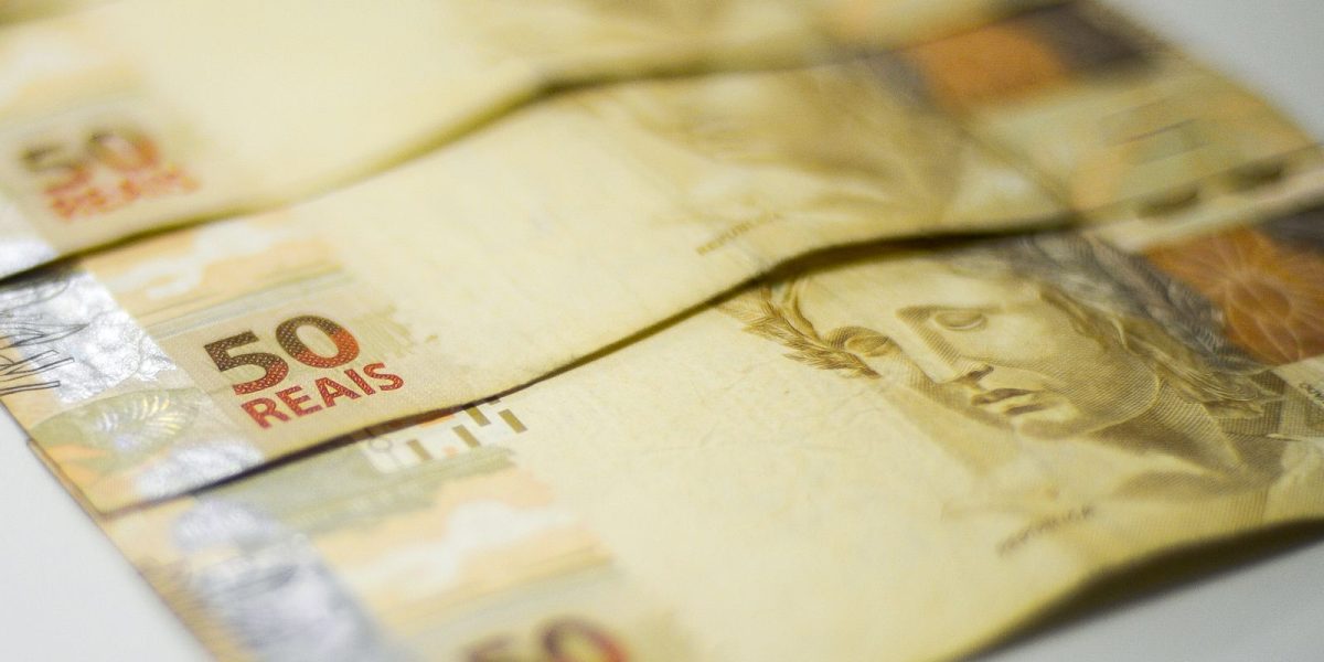 Mesmo com queda em agosto, arrecadação federal em 2025 já supera todo o ano de 2024