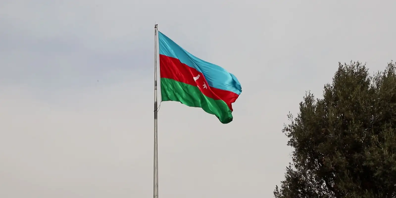 Azerbaijão vai oferecer bolsas de estudo a brasileiros em áreas de energia e tecnologia